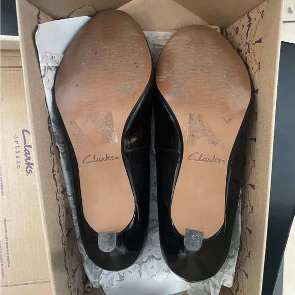 Clarks Heavenly heart black noir pumps size 6.5 EUC - Picture 2 of 4